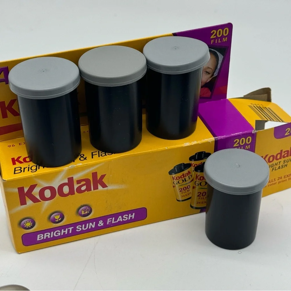 Nikon Zoom Touch Camera 500 SAF Z115 Camera 4 Rolls Kodak Bright Sun and Flash
